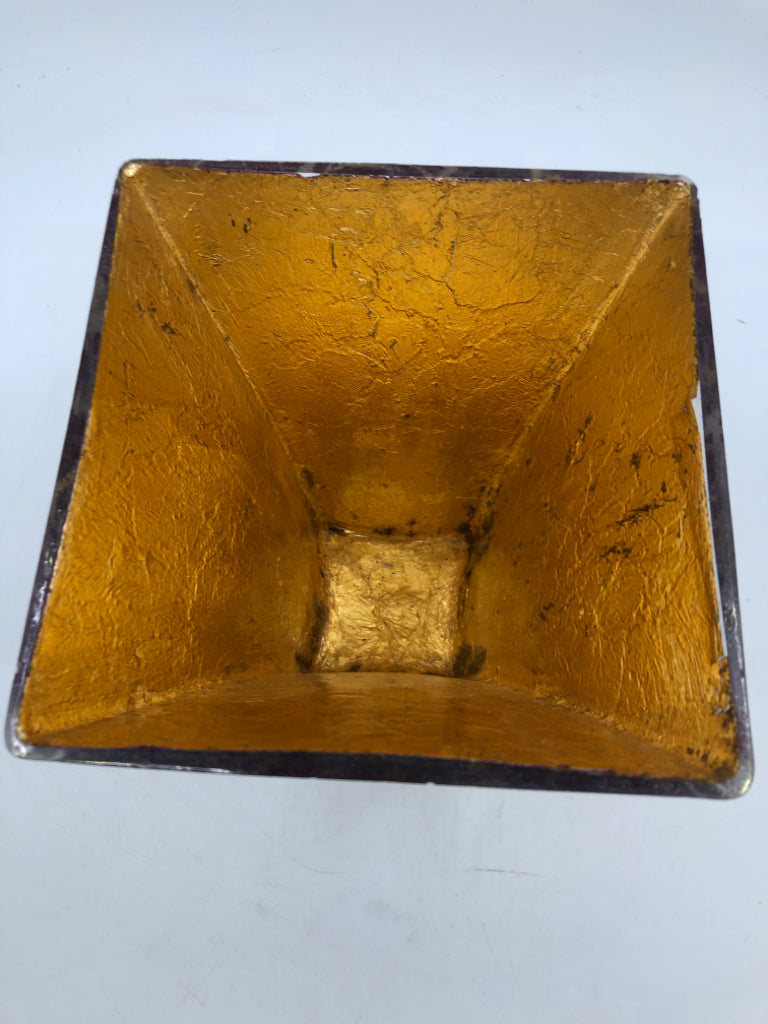 RED AND GOLD CRACKLE PATTERN VASE W FLARED EDGES.
