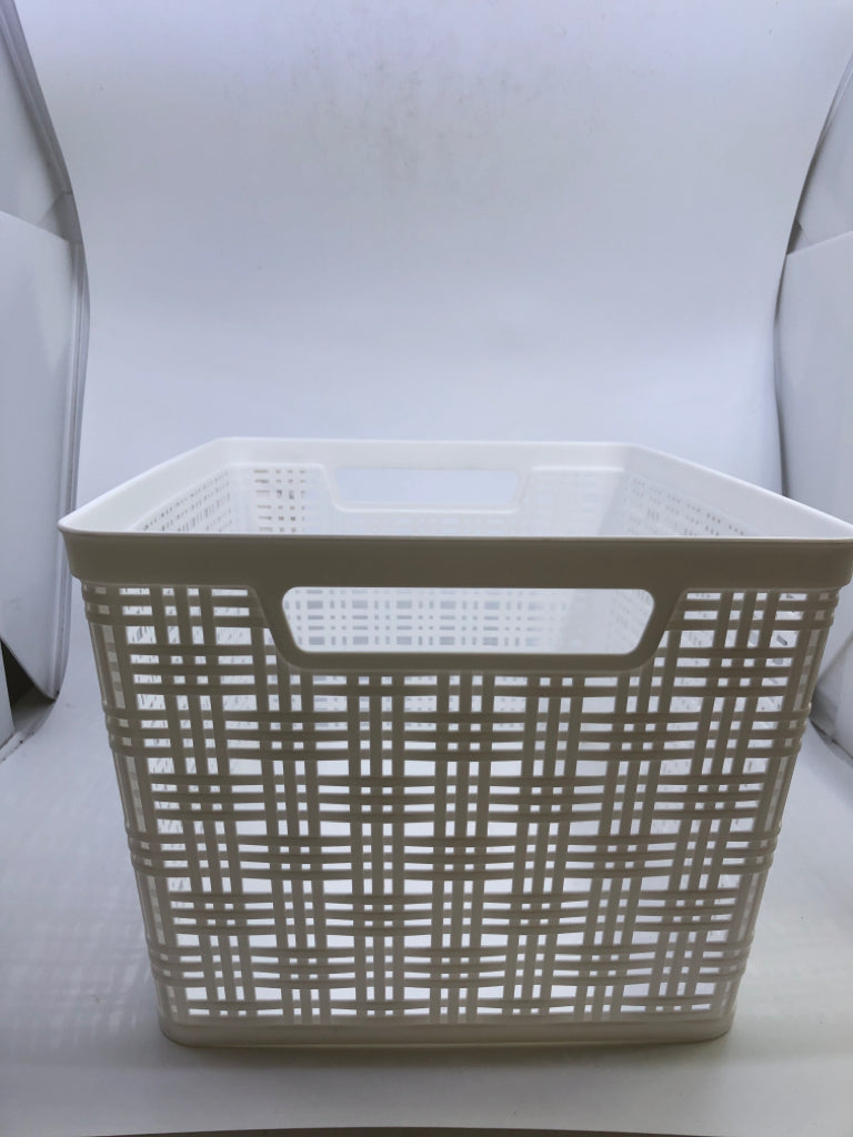 WHITE PLASTIC BIN FAUX WOVEN DESIGN.