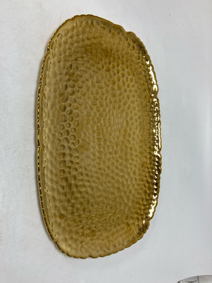 GOLD HAMMERED OVAL CERAMIC TRAY.