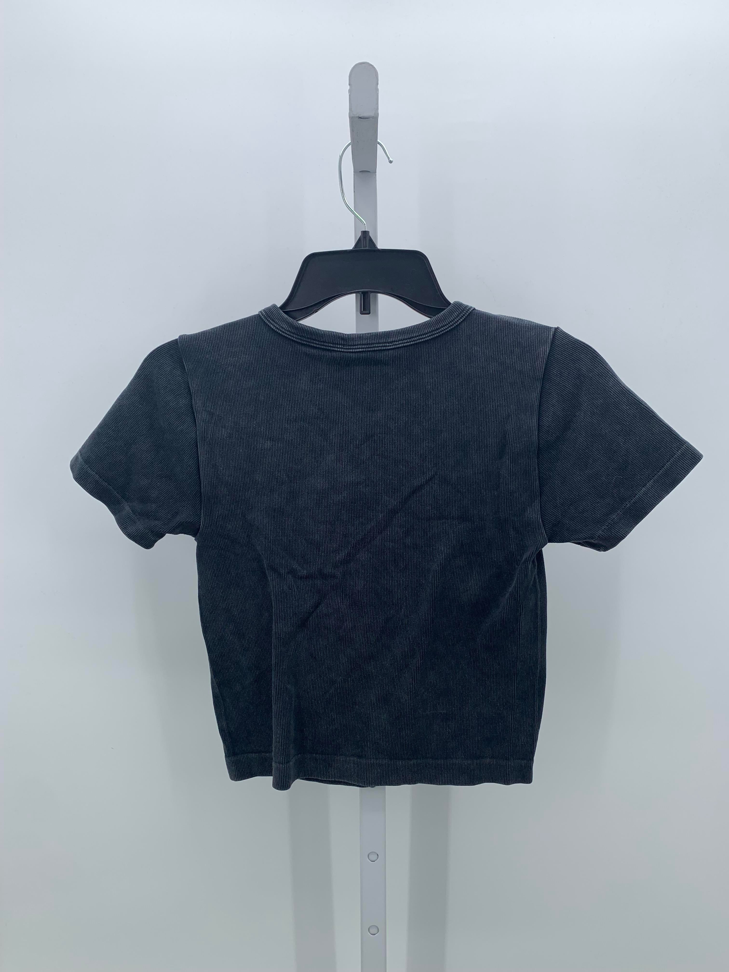 Size Medium Juniors Short Sleeve Shirt