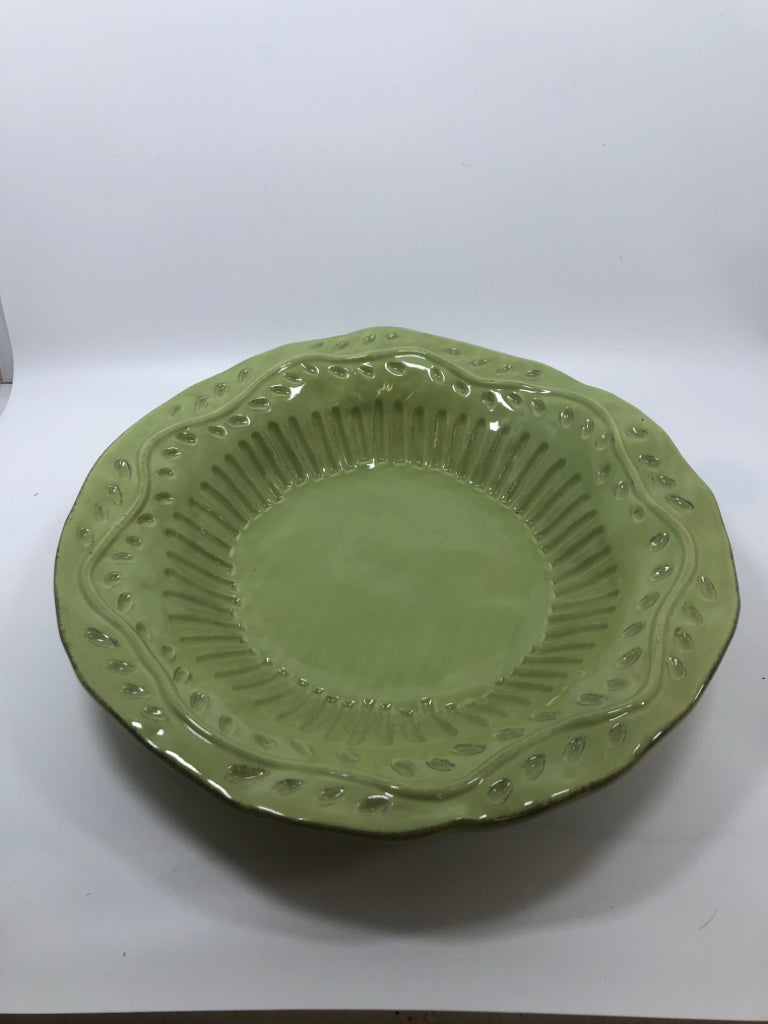 LARGE LEAF ETCHED CENTERPIECE BOWL.