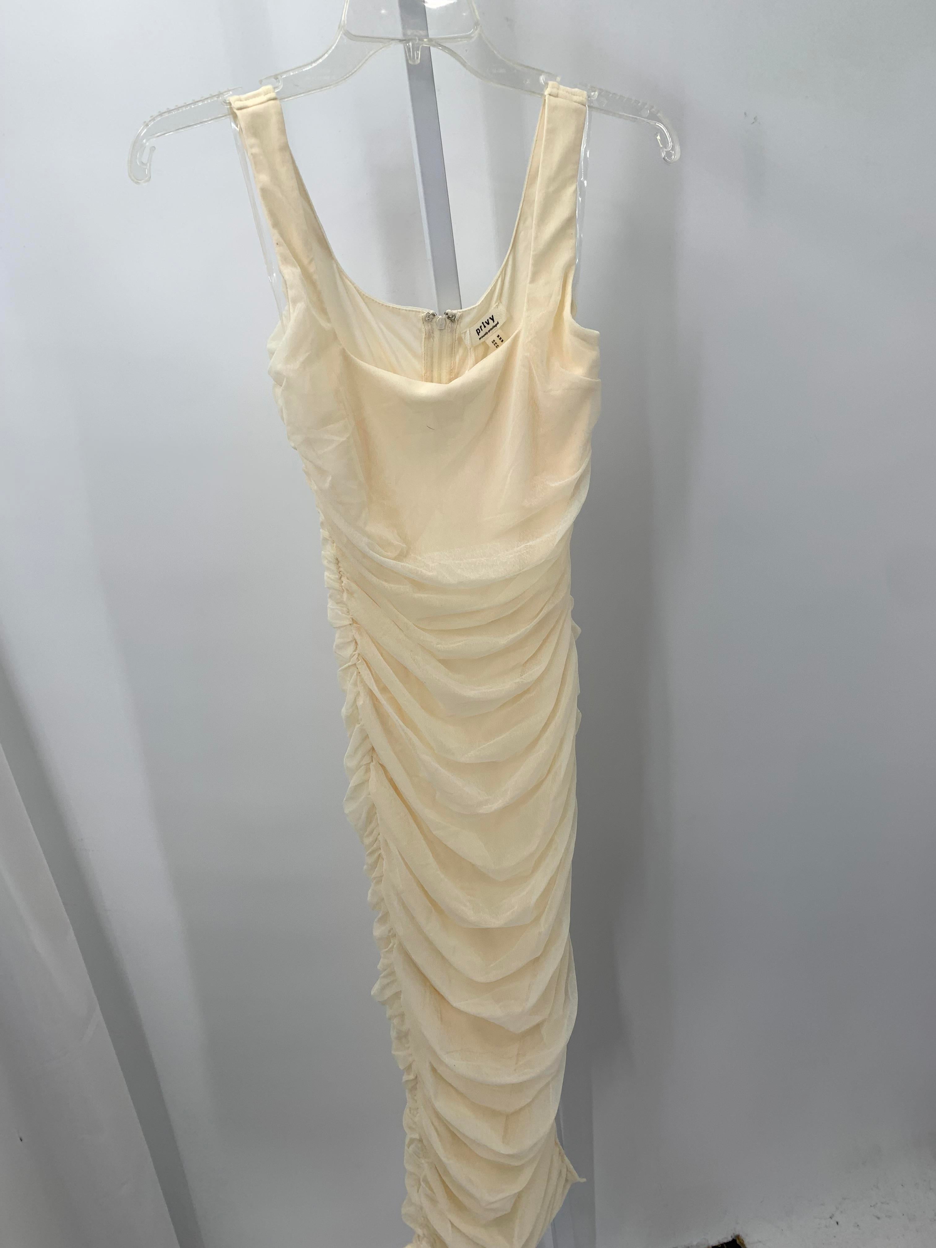 Size Medium Juniors Sleeveless Dress