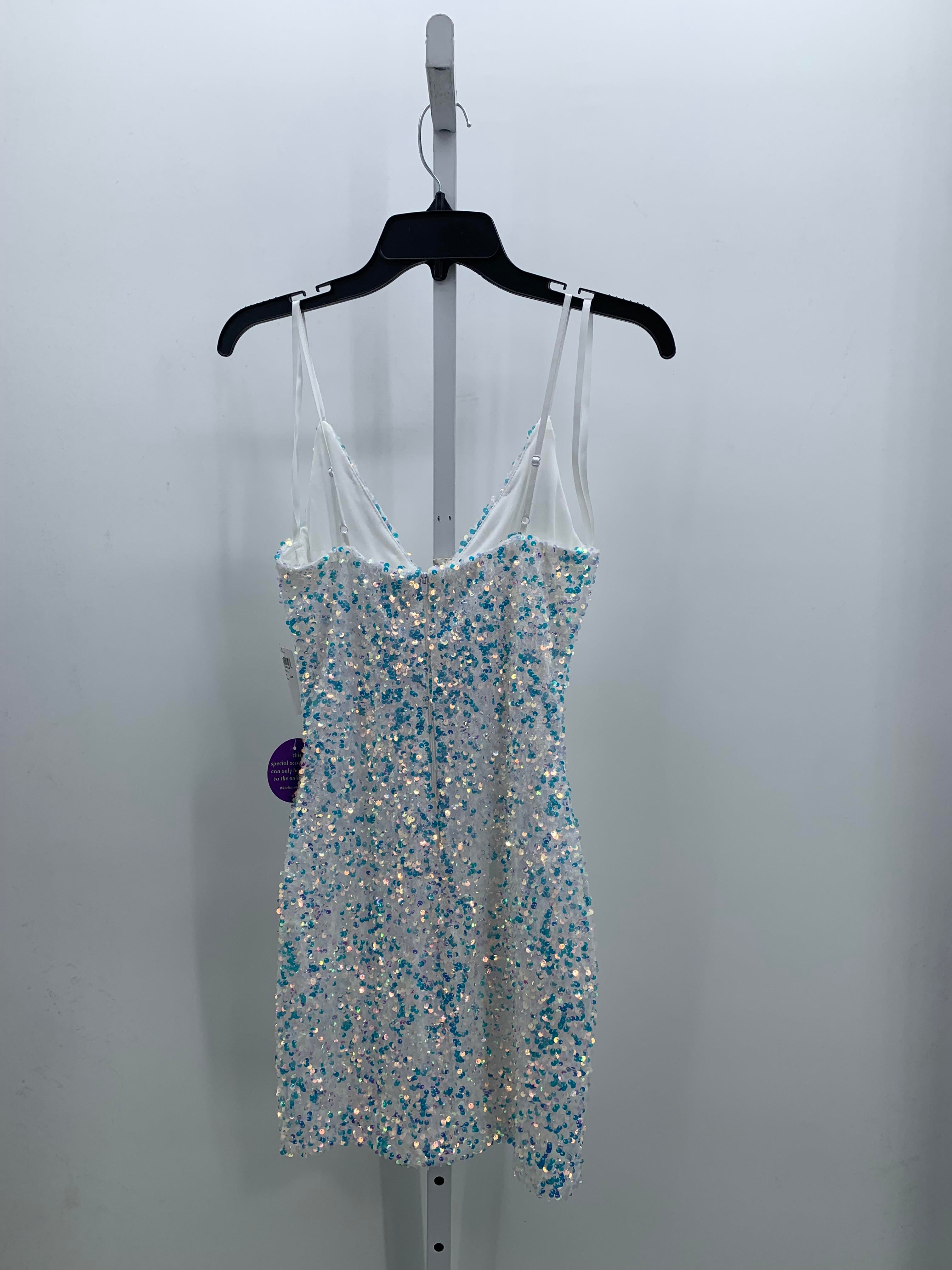 Size Small Juniors Sleeveless Dress