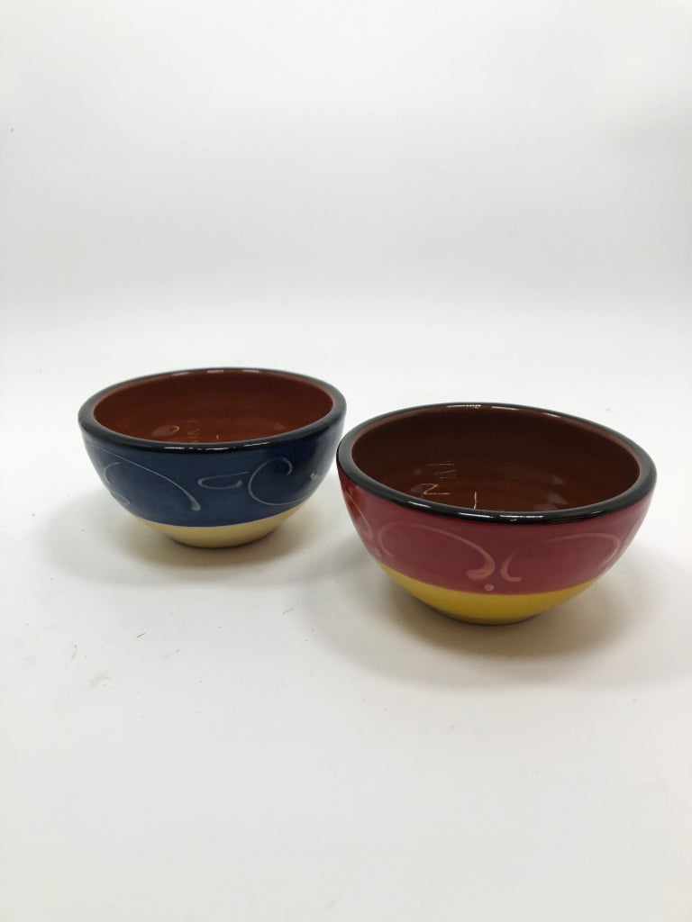 2 RED/BLUE DIP CUPS.