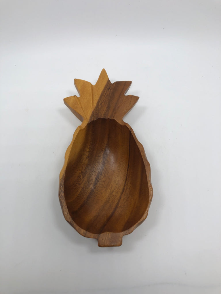 VTG MONKEY POD WOOD PINEAPPLE BOWL.
