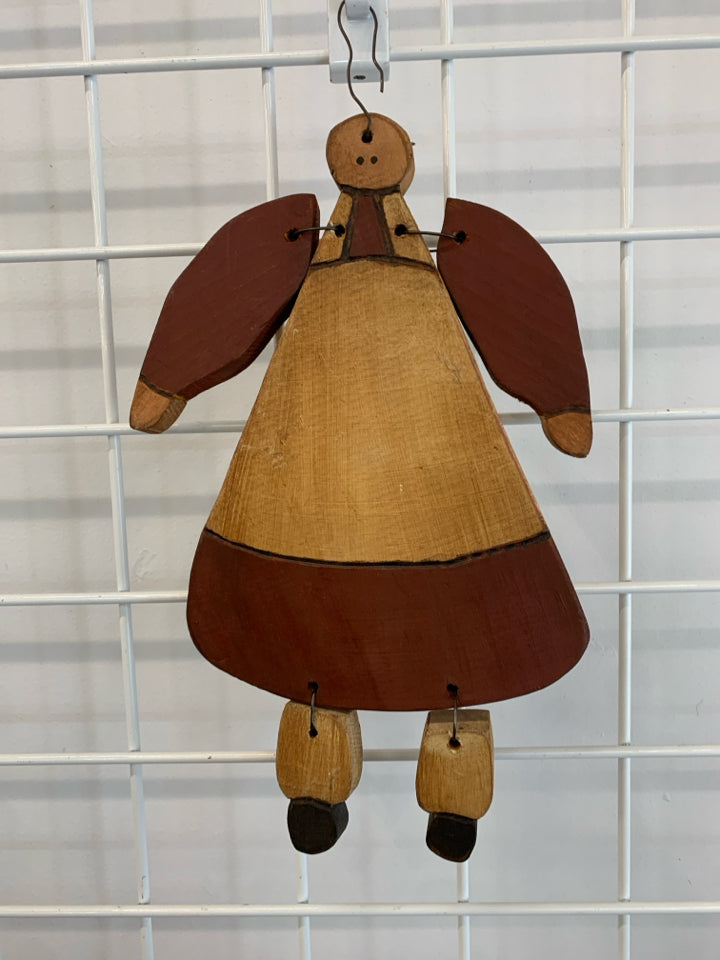 PRIMITIVE WOODEN WOMAN WALL HANGING.