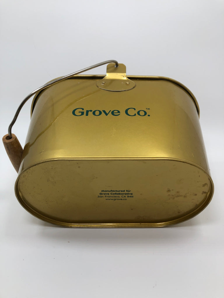GROVE CO GOLD BUCKET W/METAL+WOOD HANDLE.