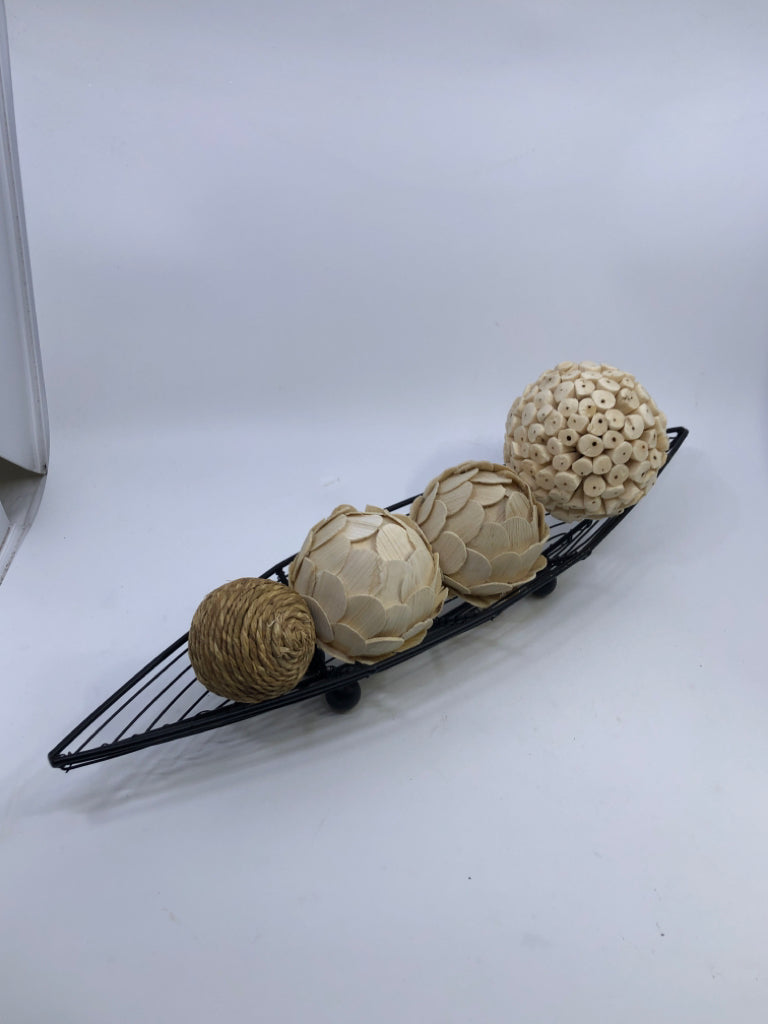 FOOTED OVAL METAL BASKET W/ BALL FILLER.