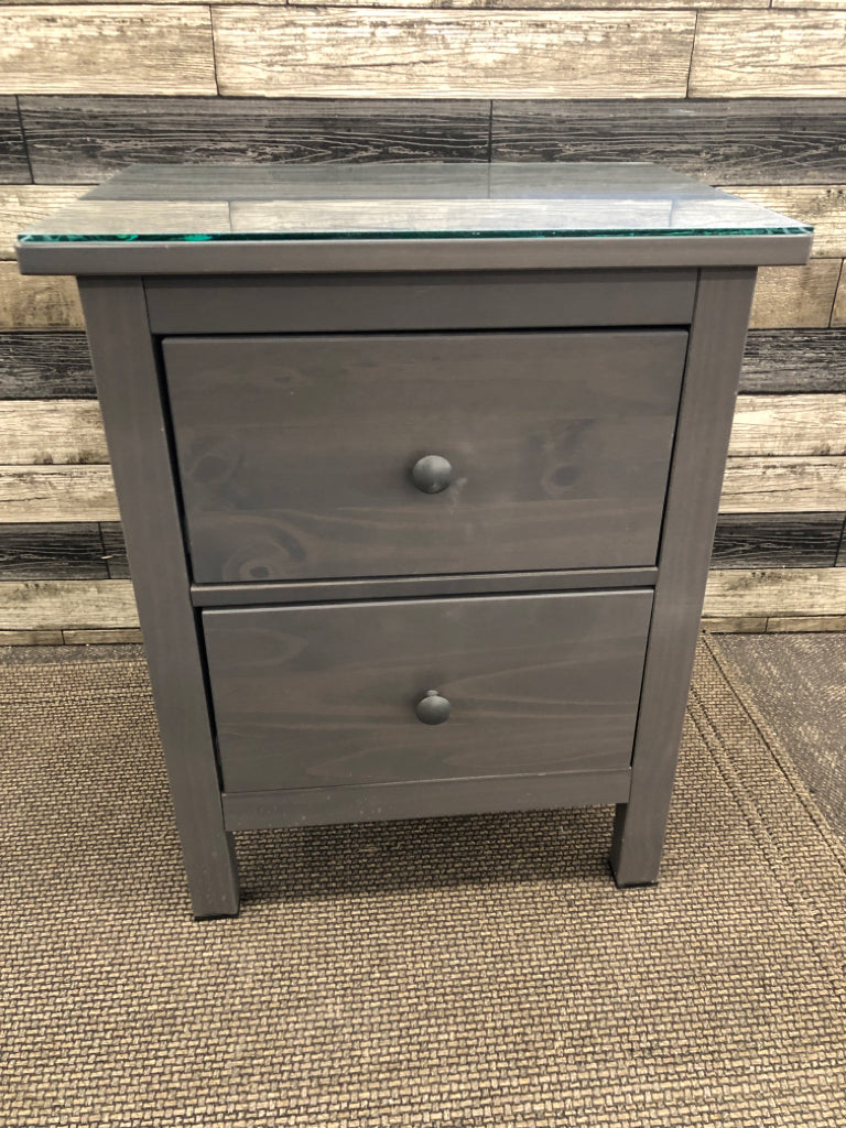 GRAY NIGHTSTAND W/2 DRAWERS & GLASS TOP.