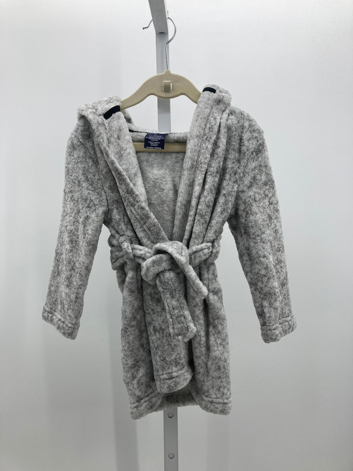 HOODED FLEECE ROBE.