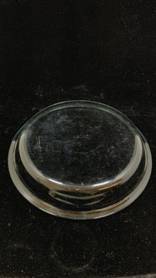 CLEAR GLASS PYREX PIE DISH.