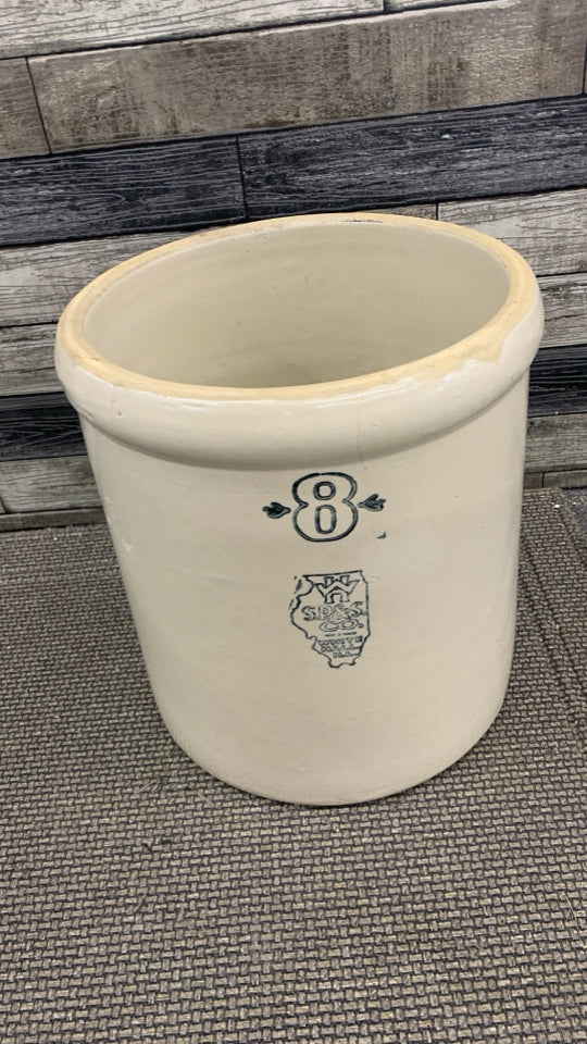 VTG 8 GALLON POTTERY CROCK.