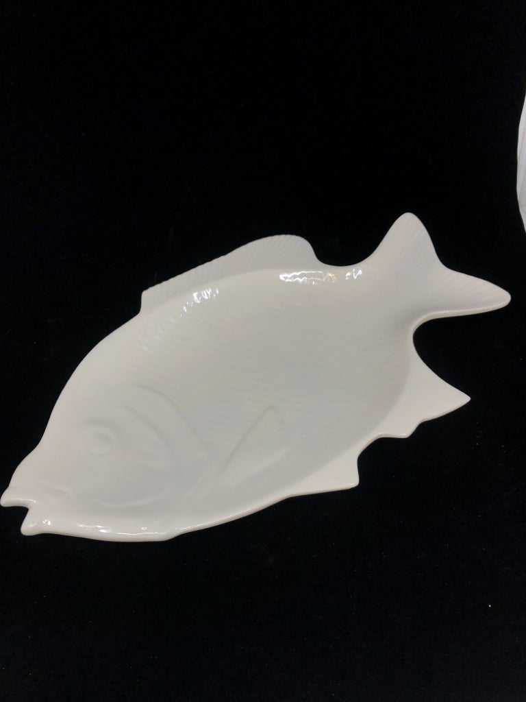 LARGE CREAM PORCELAIN FISH TRAY.
