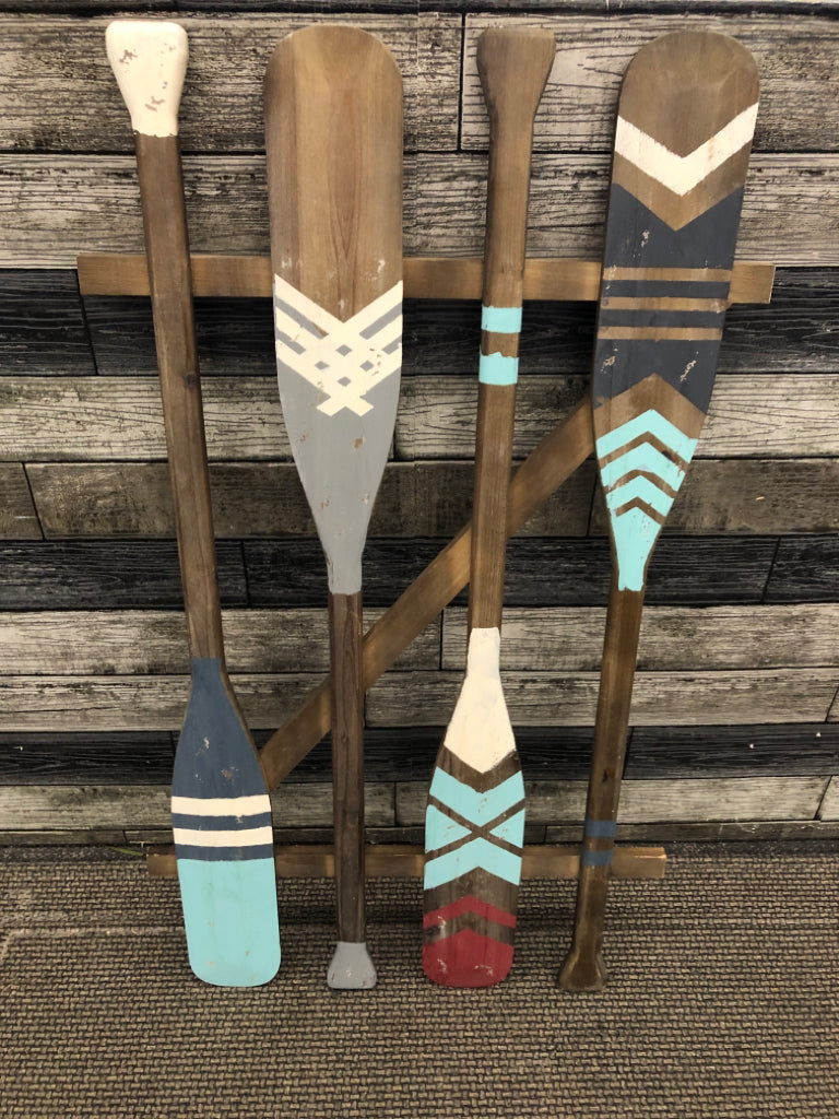 PAINTED WOODEN OAR WALL-HANGING.