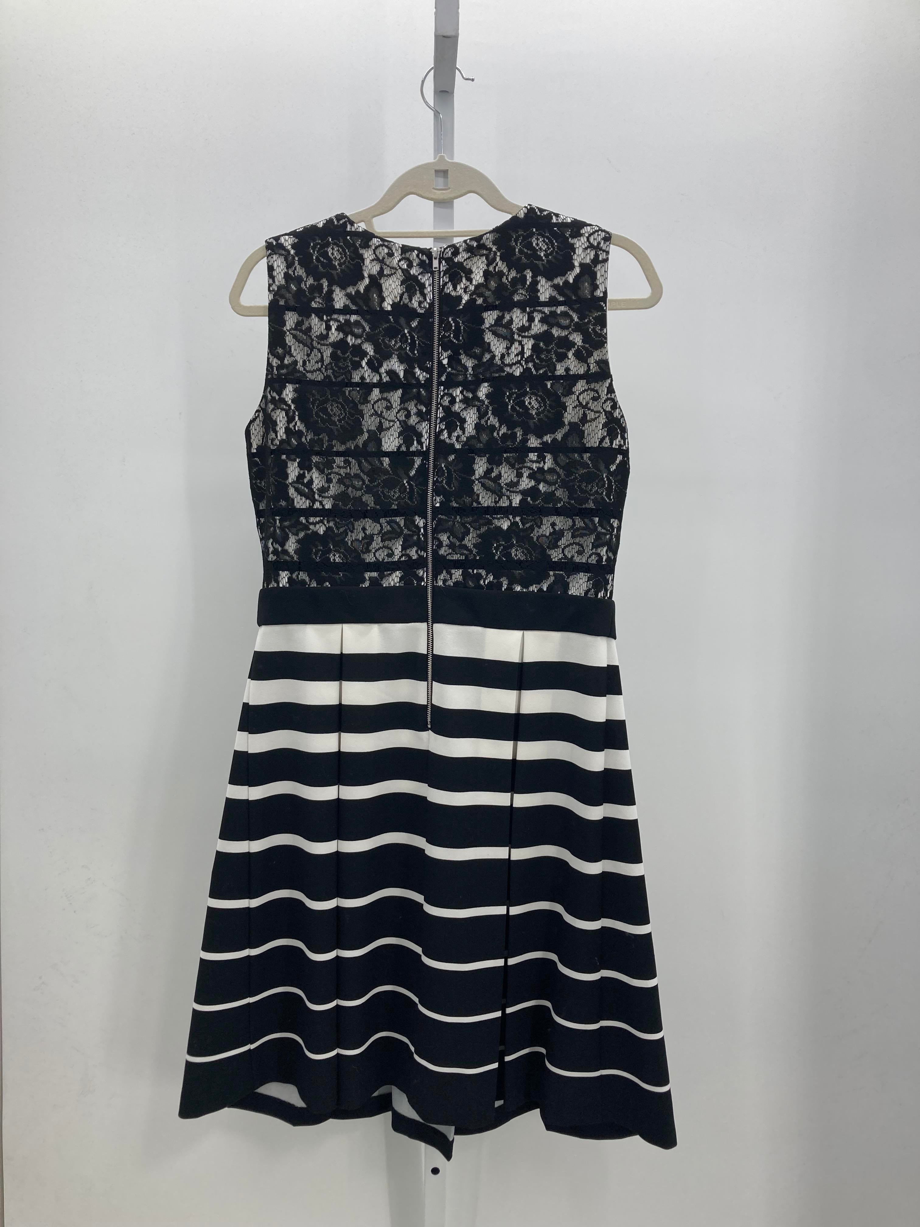 Danny & Nicole Size 12 Misses Sleeveless Dress