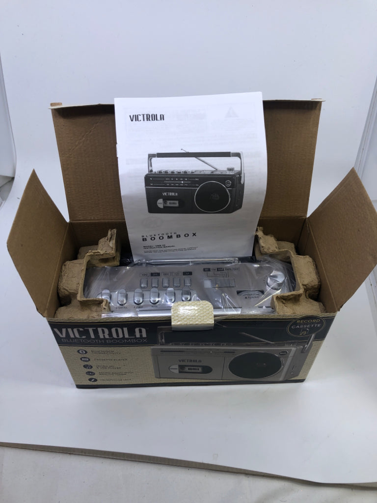 NIB VICTROLA BLUETOOTH BOOMBOX WITH CASSETTE, AM/FM