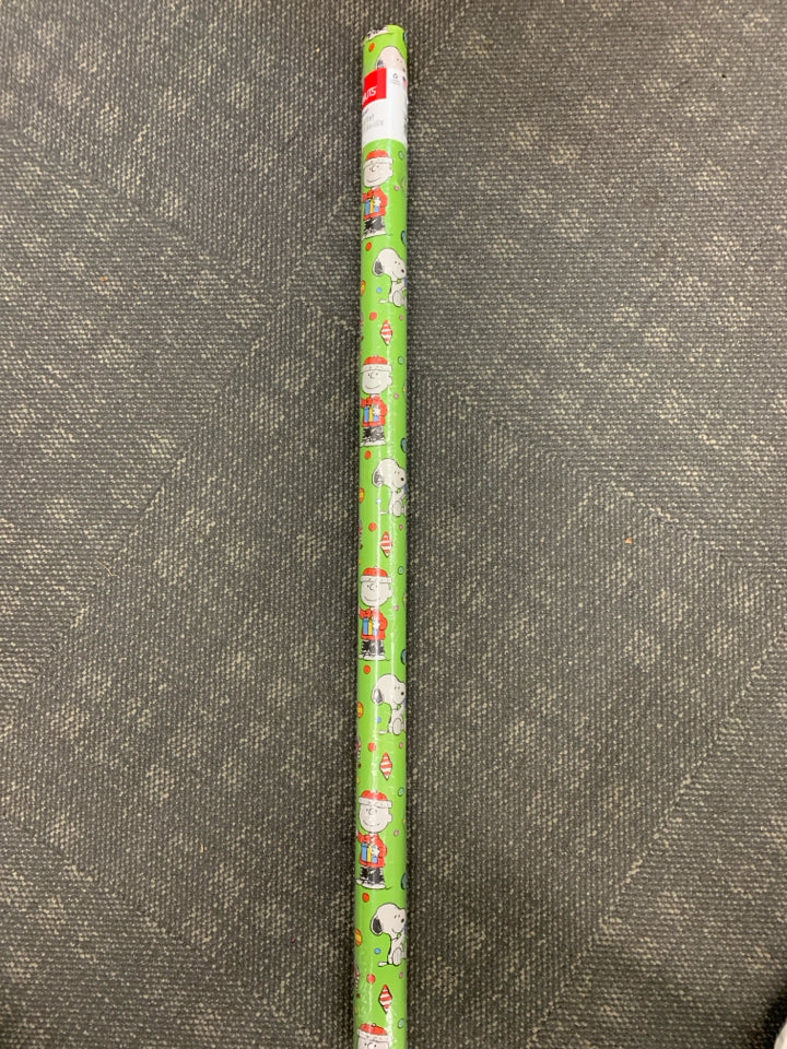 NIP SNOOPY CHRISTMAS GIFT WRAP.