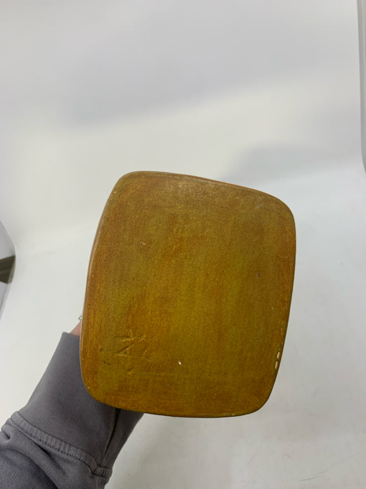 COUNTRY PIG + CHICKENS PITCHER VASE.