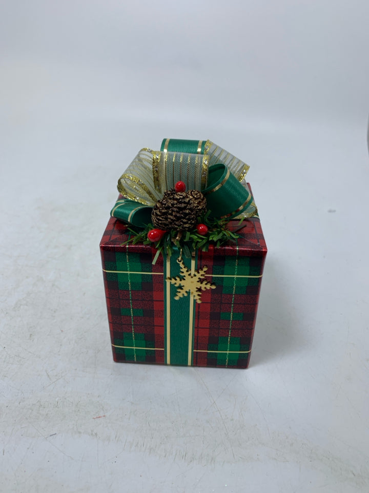 RED PLAID WRAPPED PRESENT "WINTER WONDERLAND" MUSIC BOX.
