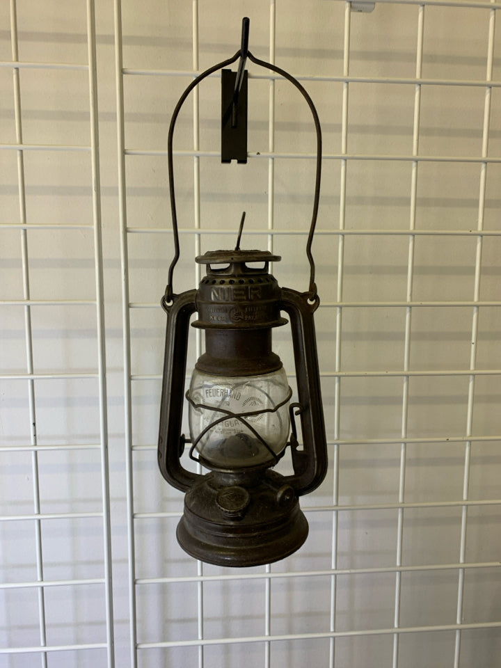 VTG METAL/GLASS LANTERN DIETZ.