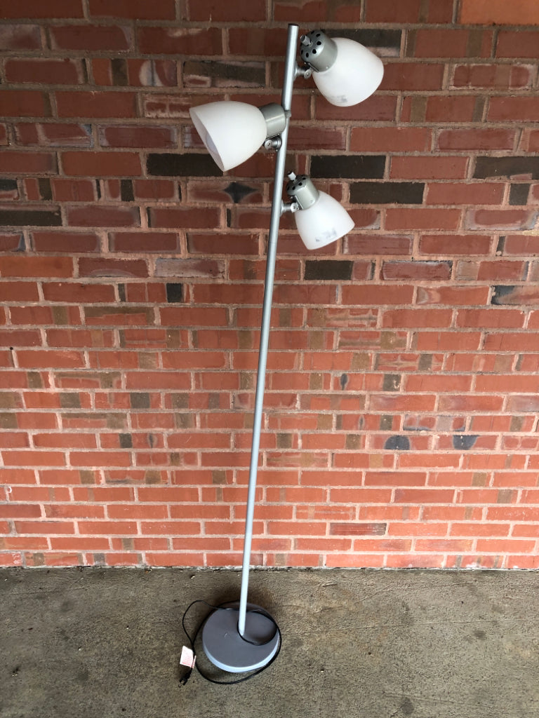 GREY MOVEABLE HEAD FLOOR LAMP.