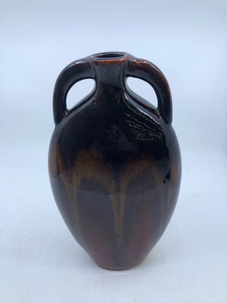 BROWN GLAZED POTTERY VASE WITH HANDLES.