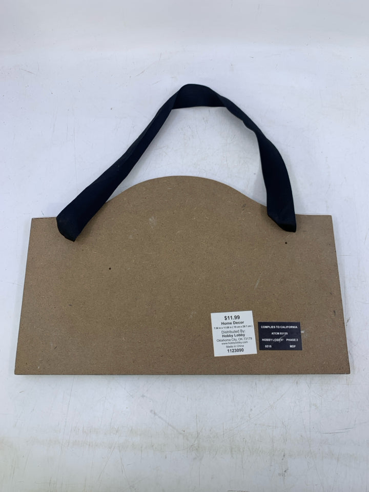 WHITE DISTRESSED LAUNDRY SIGN, 8 " X 12"