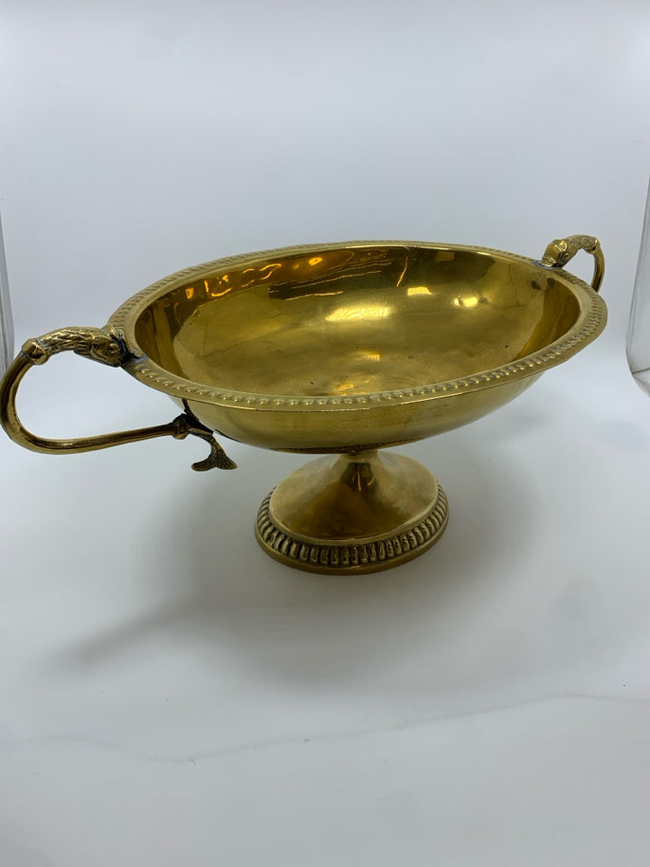 BRASS PEDESTAL CENTERPIECE BOWL W/KOY FISH HANDLES.