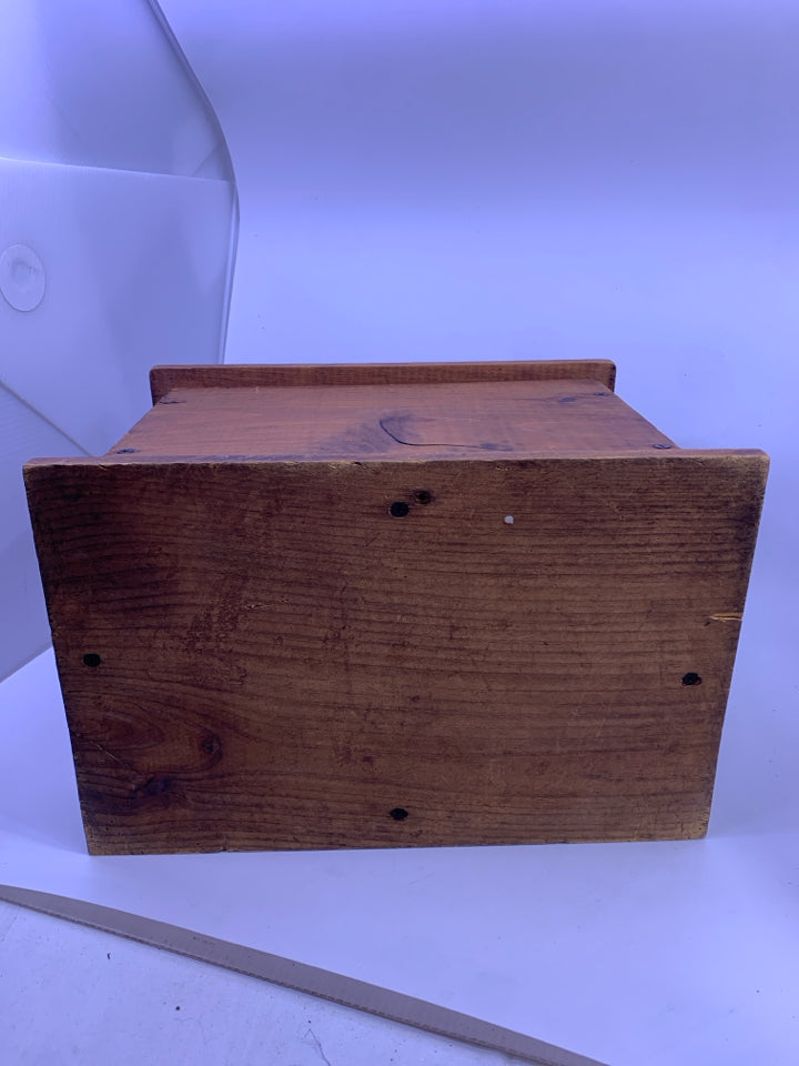 DARK WOOD BREAD/ STORAGE BOX W HEART DETAIL.