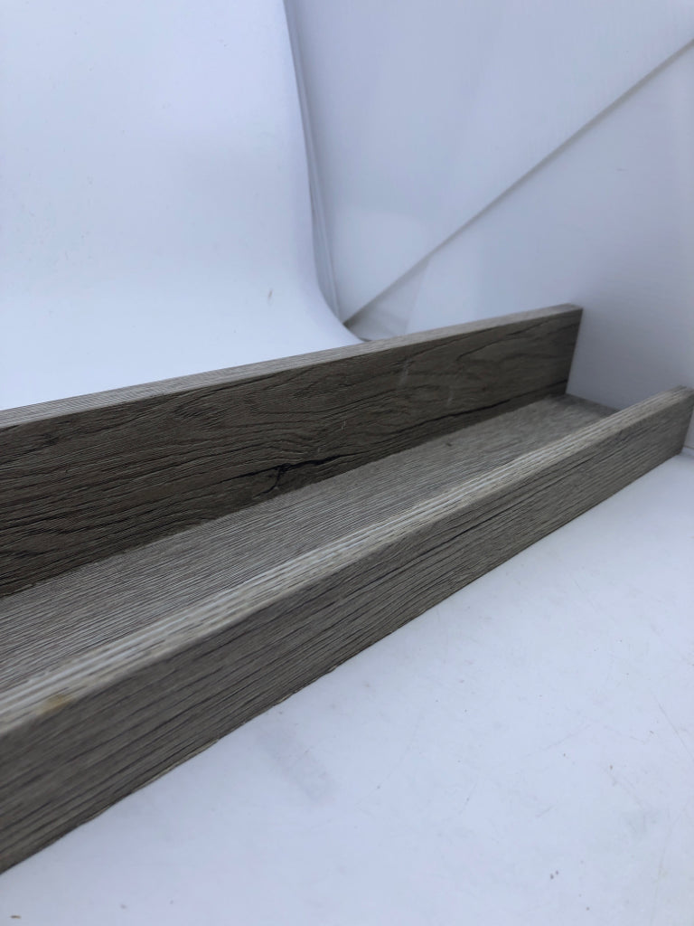 GREY WALL HANGING SHELF.