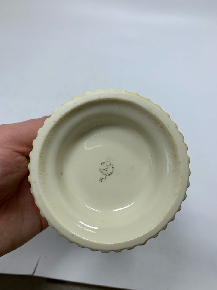FOOTED BEADED PORCELAIN TEA LIGHT HOLDER.