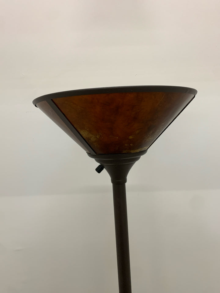 LARGE BROWN BASE LAMP W TURTLE SHELL SHADE.