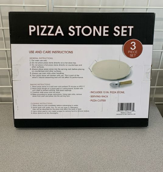 NIB 3PC PIZZA STONE SET.