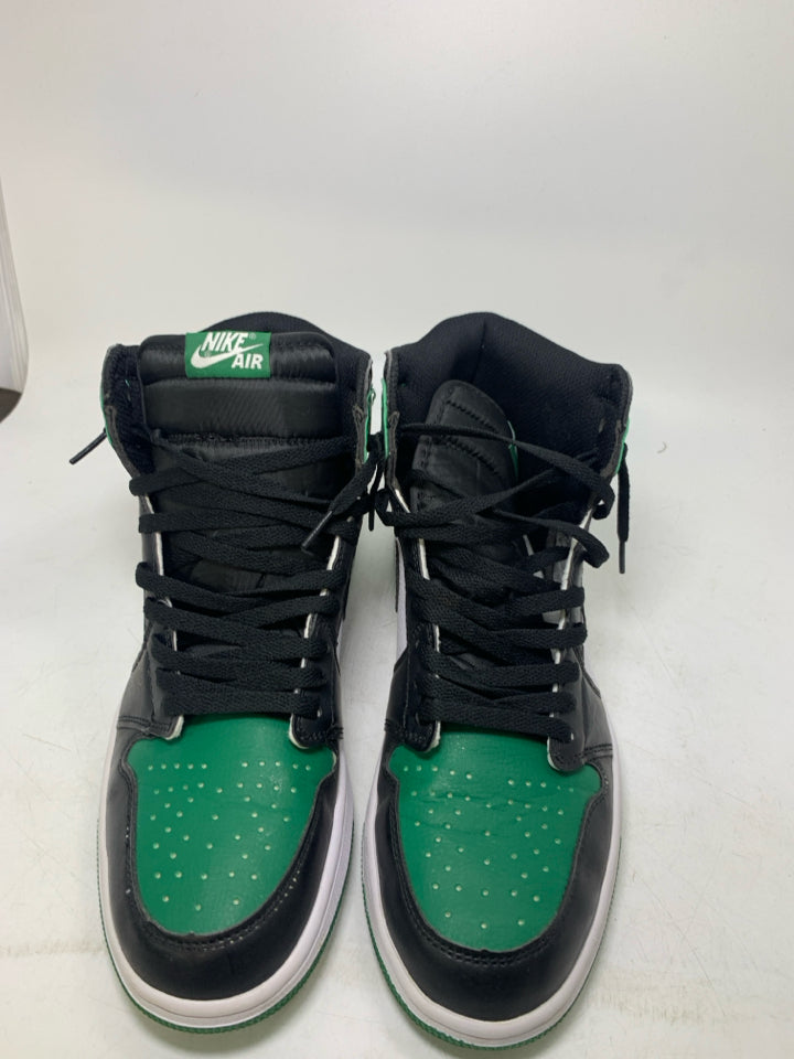 Nike Air Jordan 1 Retro High OG Pine Green Basketball Sneakers