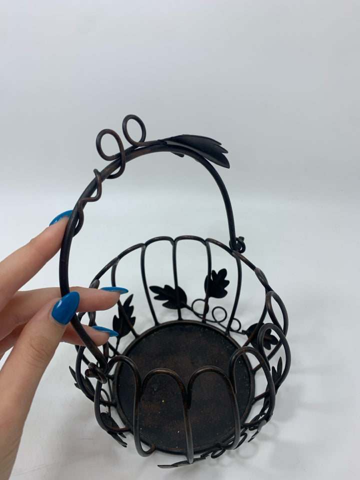 BROWN METAL PUMPKIN CANDLE HOLDER W/HANDLE.