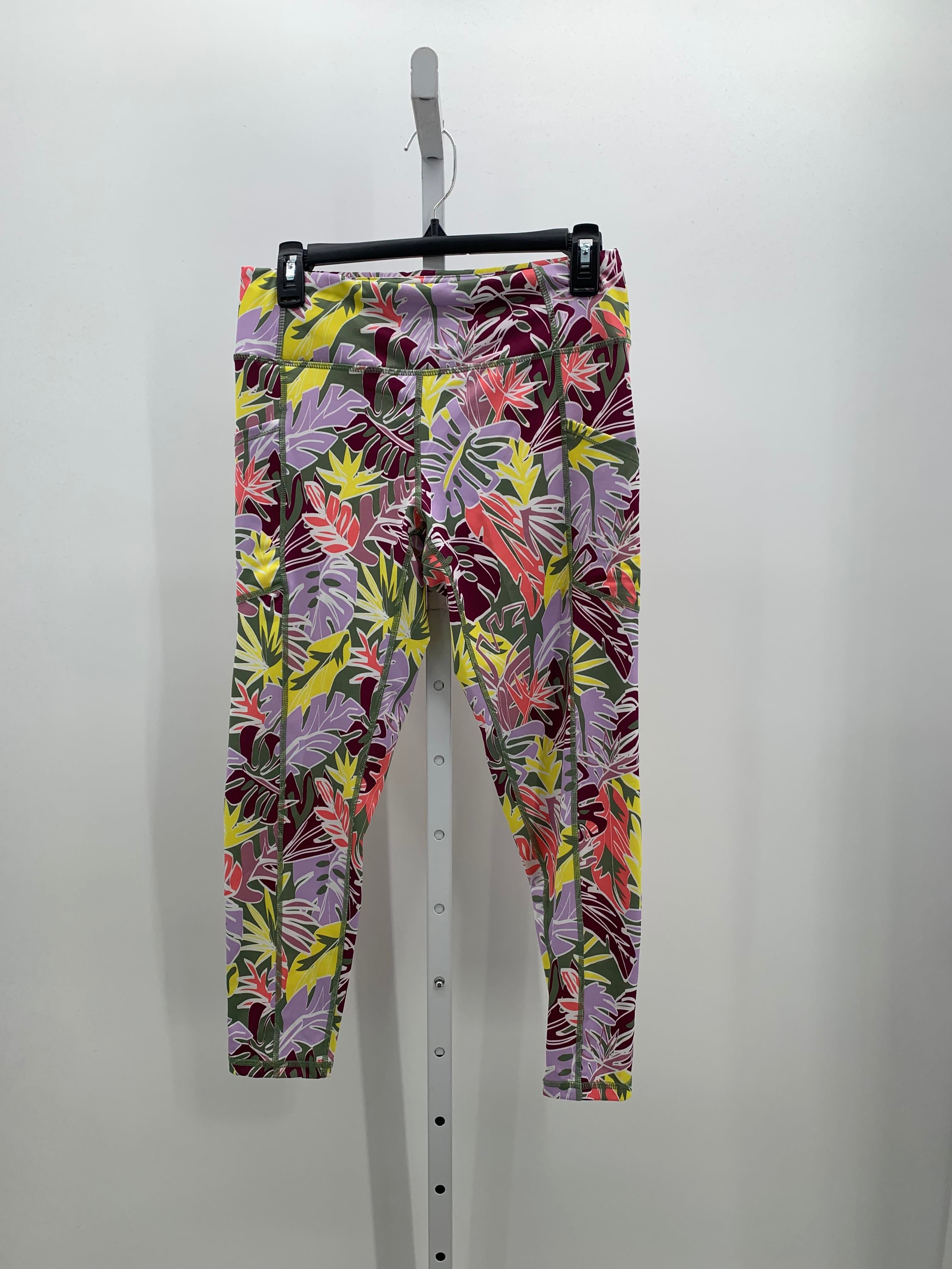 Pro Player Size Medium Misses Cropped Pants