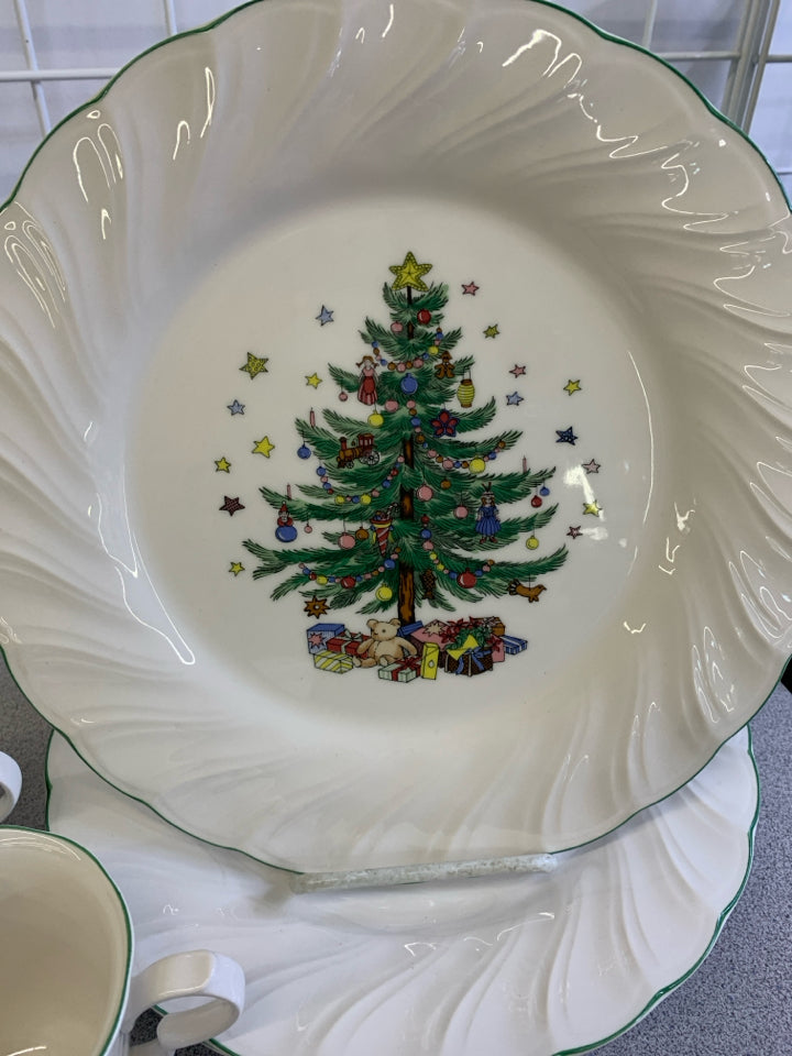 12pc HAPPY HOLIDAYS SVC 4- DINNER PLATES, CUPS, SAUCERS- IN BOX.