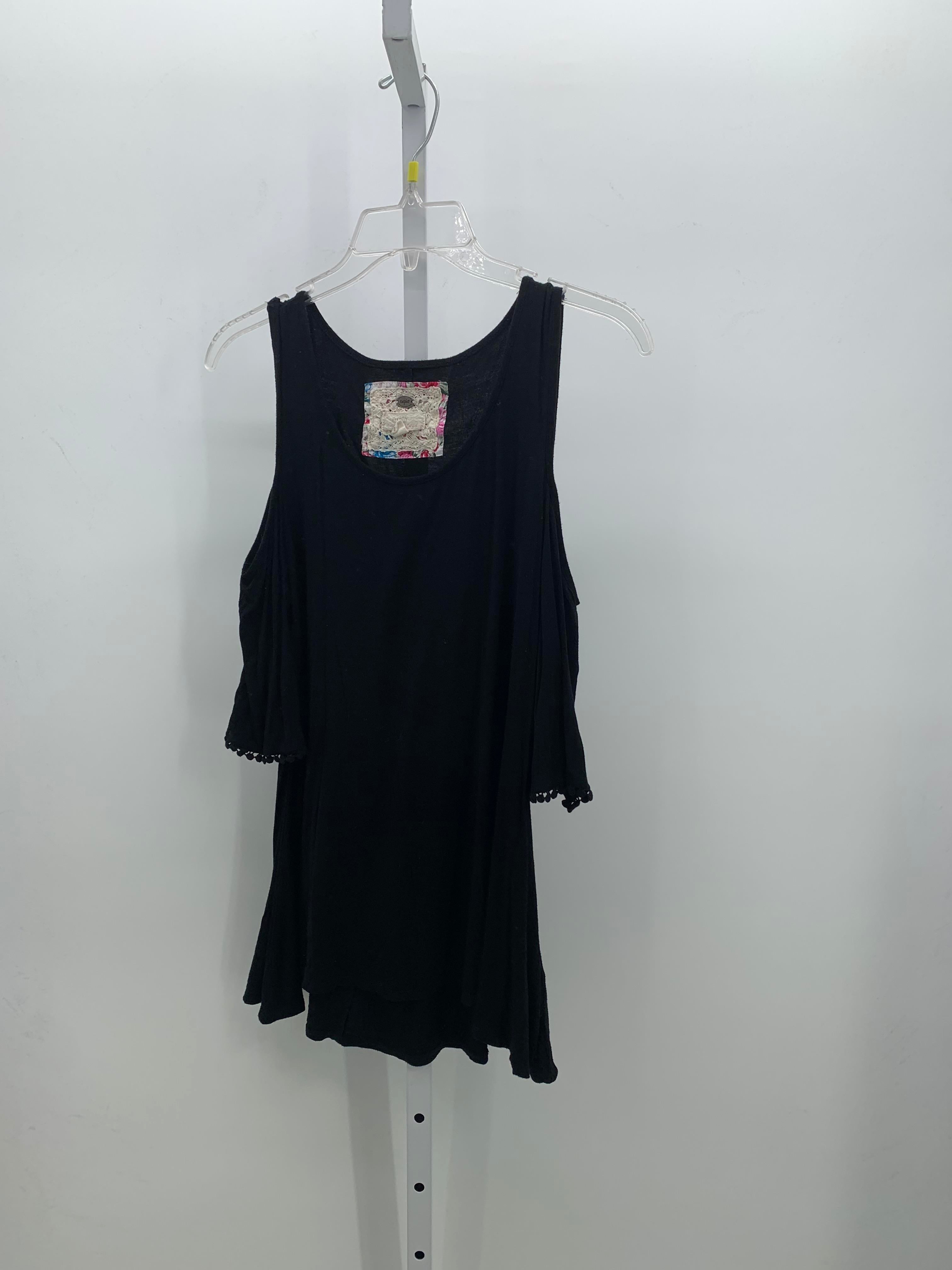 Cupio Size Large Juniors Short Sleeve Shirt