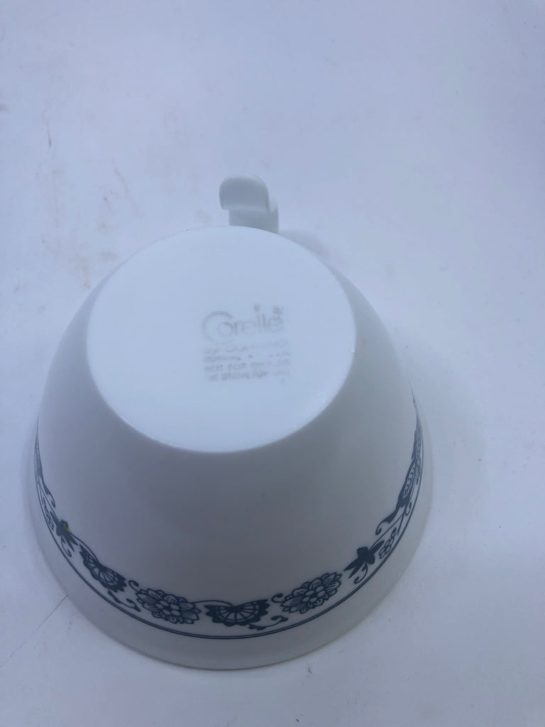4 CORELLE WHITE MUGS W/ BLUE DETAILS CURVED HANDLE.