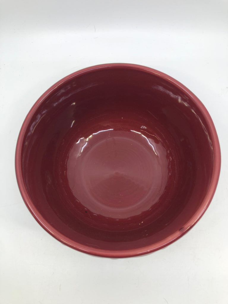 2 TIER RED MIXING BOWL SET IN BLACK METAL STAND.