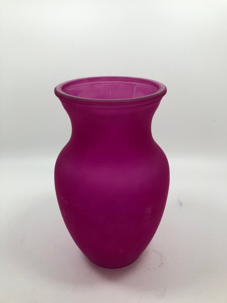 FROSTED PINK FLARED RIM VASE.