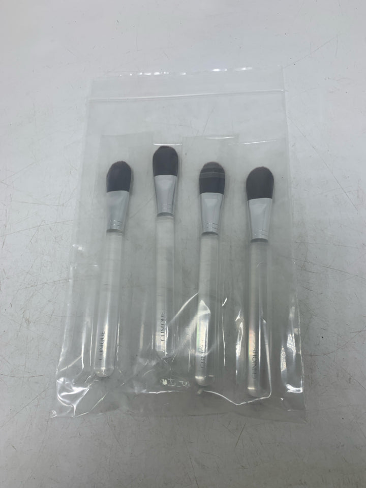 4 Powder Foundation Brushes In bag