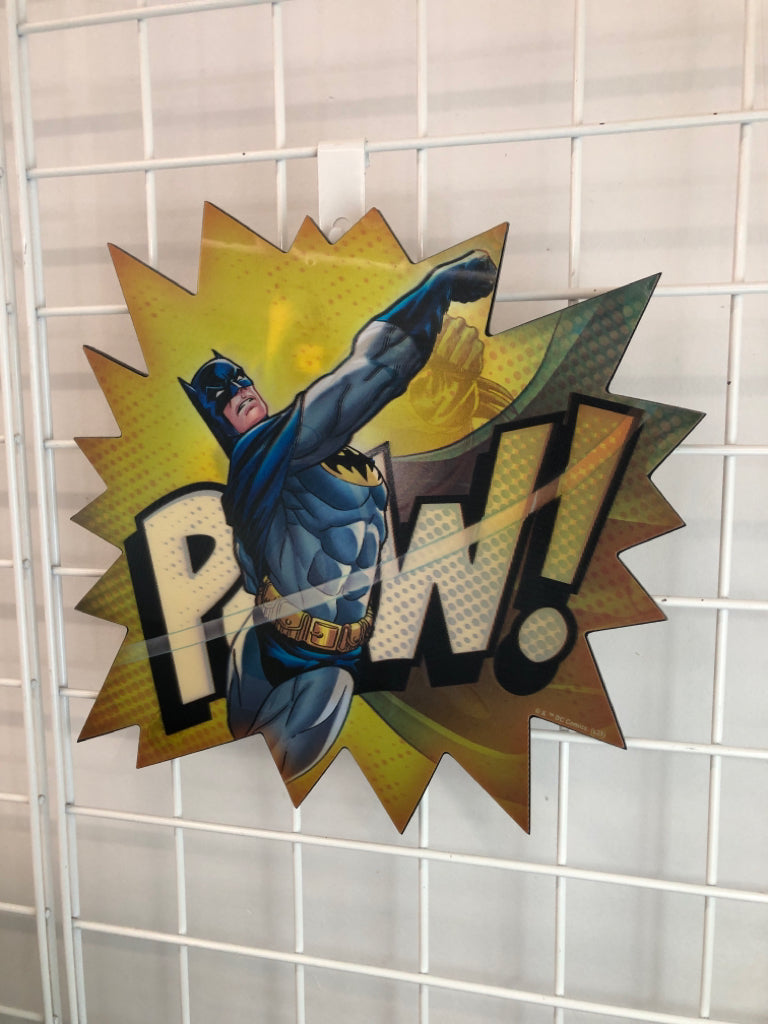 BATMAN "POW" MOVING STARBUST WALL-ART.