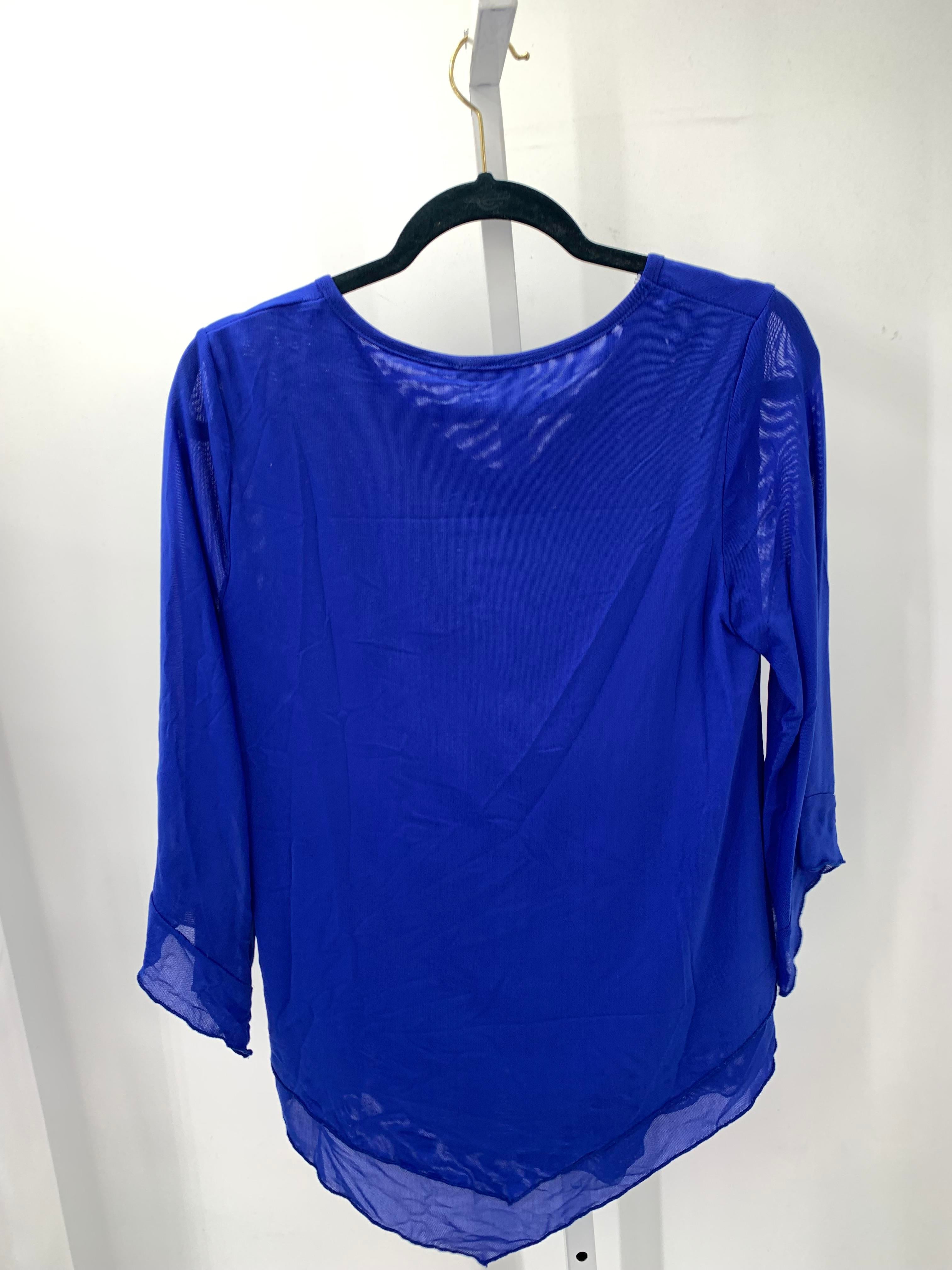 Size Medium Misses 3/4 Sleeve Shirt