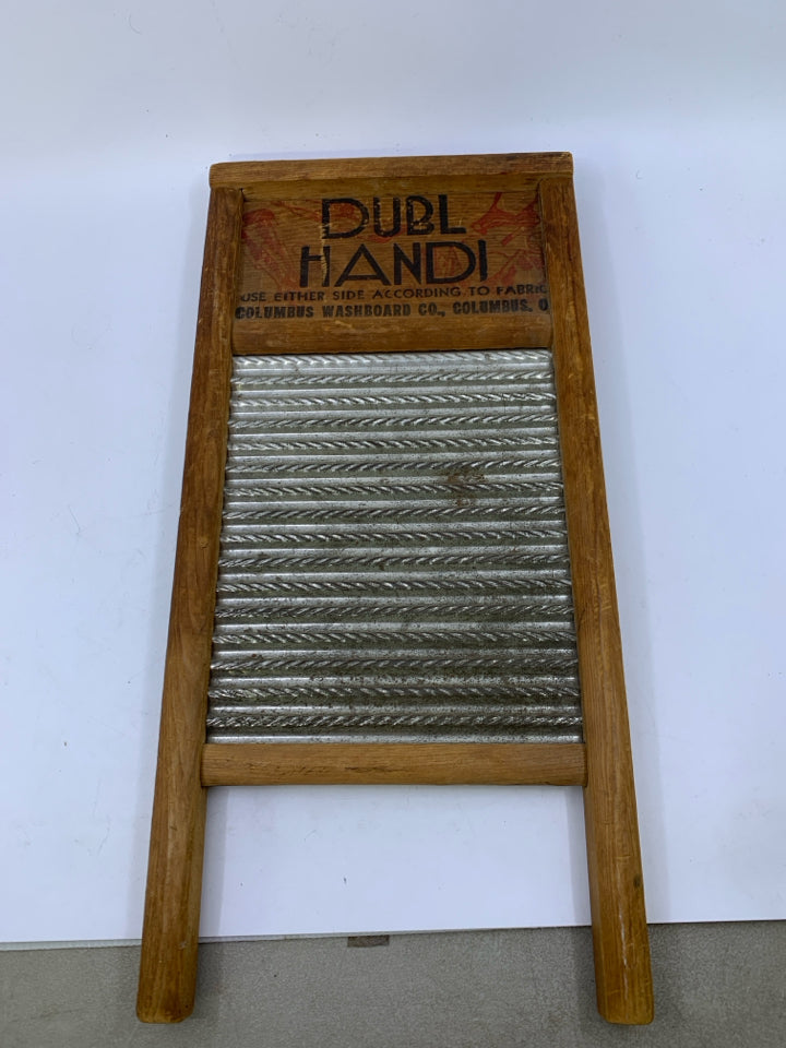 VTG WOOD DUBL HANDI WASHBOARD CO.