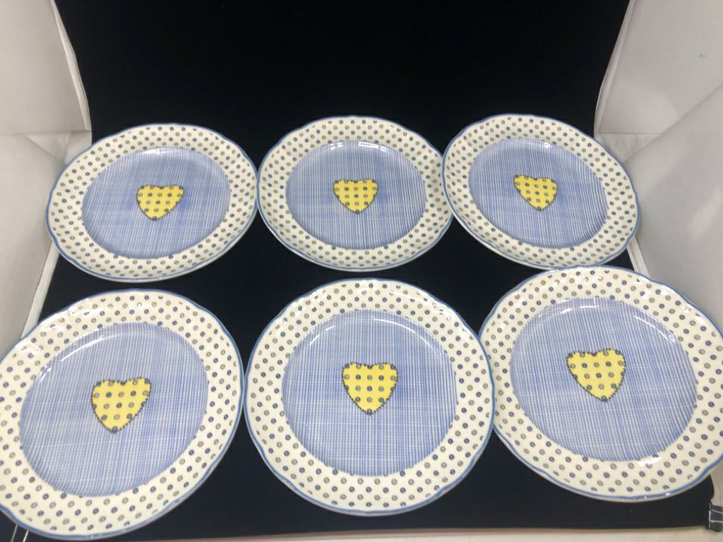 6 WHITE BLUE PATCHWORK HEART SALAD PLATES.