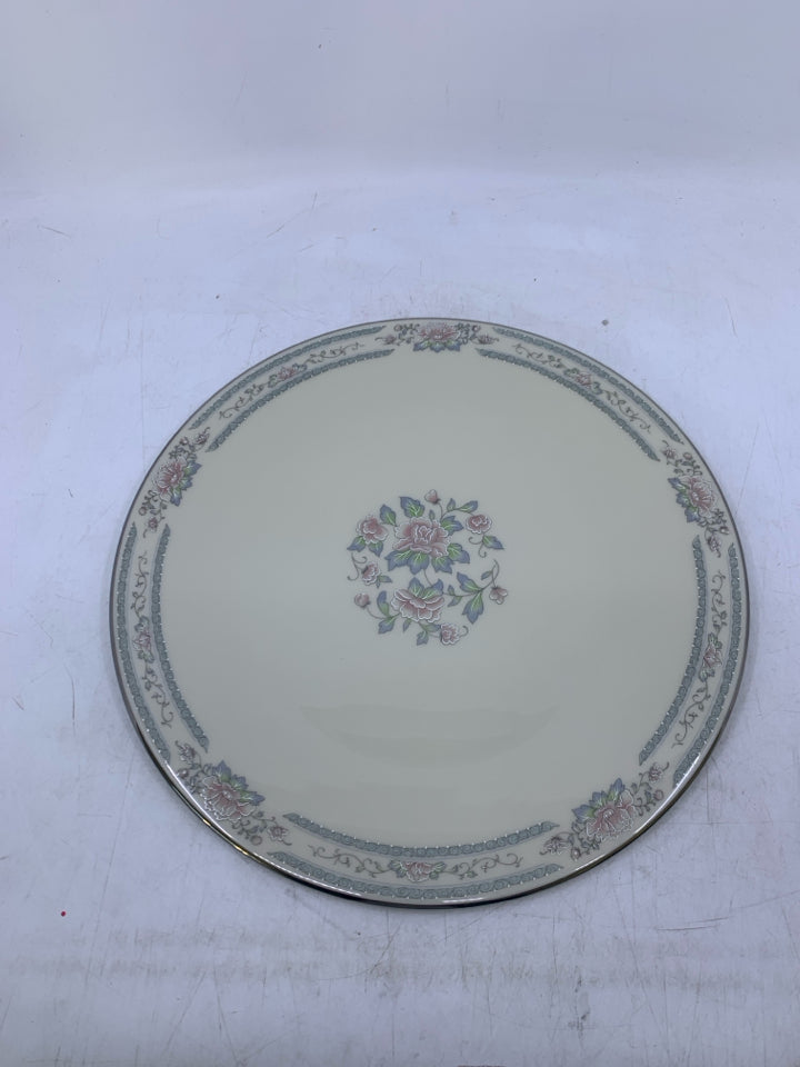 CIRCLE IVORY CAKE PLATE W/ PINK ROSES SILVER DETAILS.