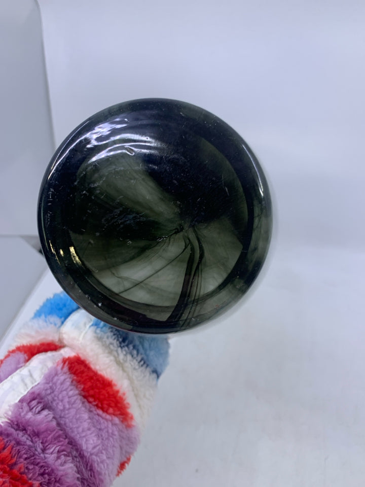 GREY SMOKE LOOK VASE.