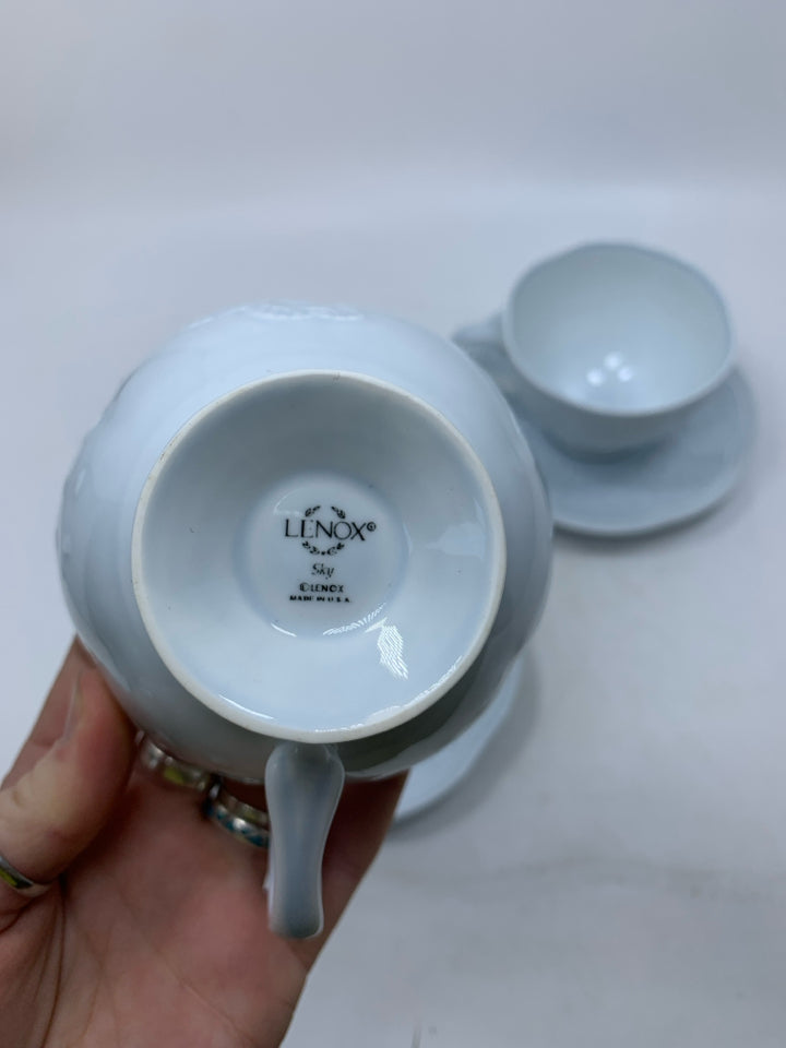 4 PC SVC 2 TEACUP & SAUCERS EMBOSSED BUTTERFLIES RETIRED.