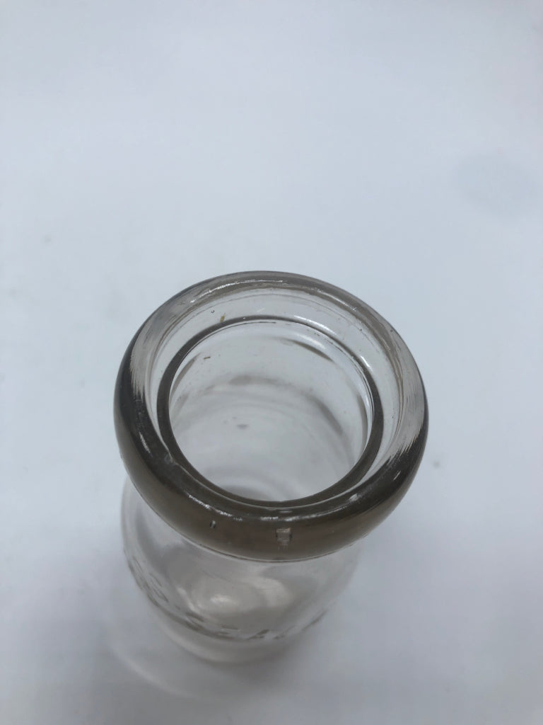 VTG MASS SEAL F D GLASS JAR.